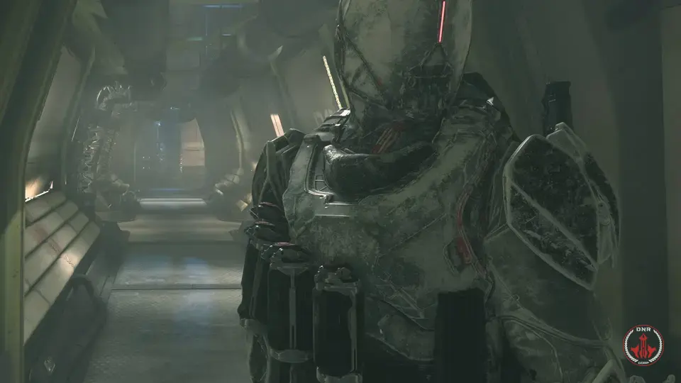 Membre de DAWNSTAR en armure lourde dans une coursive de vaisseau, dans Star Citizen
